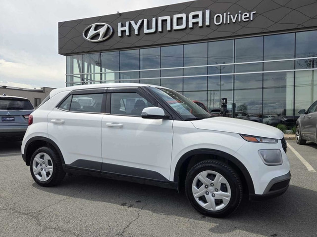 2023 Hyundai Venue Essential Bancs chauffants Cruise Caméra Blue in Cars & Trucks in Longueuil / South Shore