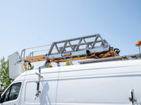 Introducing the 2018 Mercedes-Benz Sprinter 3500 170in. WB a fully equipped service-ready utility va... (image 7)