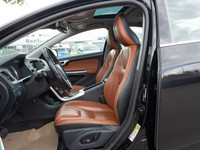 2.5L 4-Cylinder, Heated Leather Seats, Sunroof, Blind-Spot Monitoring, Push Button Start, and so muc... (image 1)