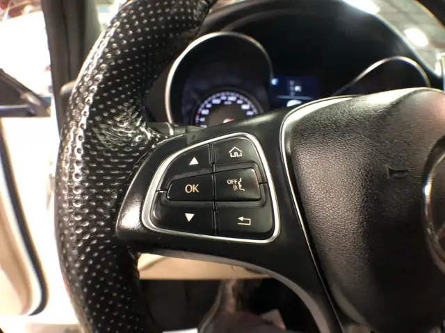 2018 Mercedes-Benz C-Class C 300 AMG 4MATIC LEATHER PAN/ROOF NAV in Cars & Trucks in City of Toronto - Image 16