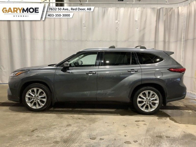 2020 Toyota Highlander in Cars & Trucks in Red Deer - Image 2