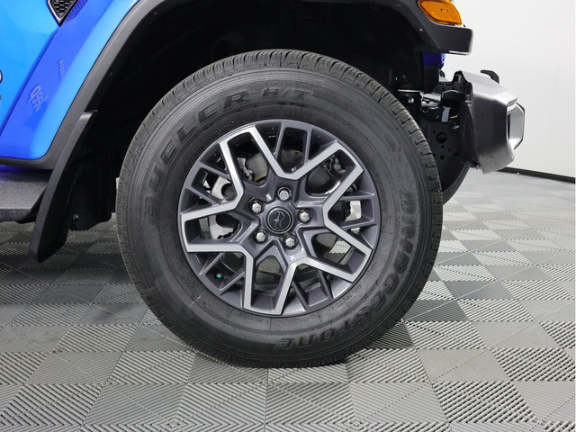 2024 Jeep Wrangler | 12” TOUCHSCREEN | LEATHER | in Cars & Trucks in Calgary - Image 4