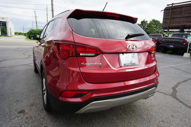 2018 Hyundai Santa Fe in Cars & Trucks in Oakville / Halton Region - Image 6