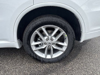 TIRES: 265/50R20 BSW AS LRR (STD),TRANSMISSION: 8-SPEED TORQUEFLITE AUTOMATIC (STD),WHITE KNUCKLE,BL... (image 7)