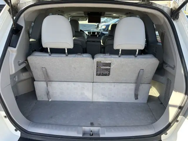 2012 Toyota Highlander Limited in Cars & Trucks in Mississauga / Peel Region - Image 21
