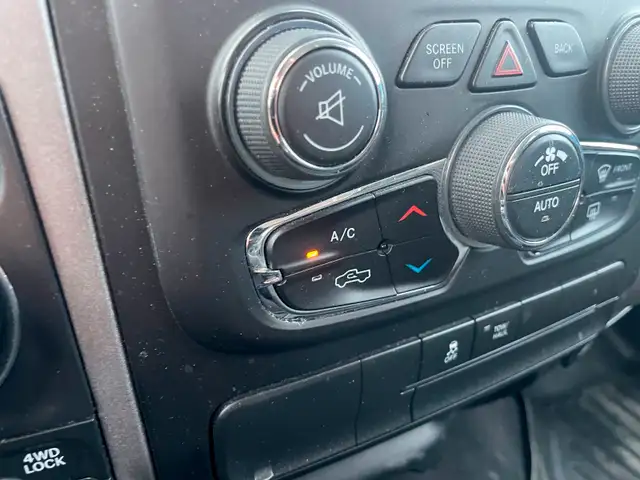 2020 Ram 1500 Classic NIGHT EDITION CREW 4X4 V8 *CARPLAY* BLUETO in Cars & Trucks in Laurentides - Image 14