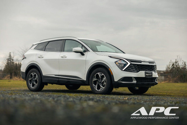 2024 Kia Sportage in Cars & Trucks in Delta/Surrey/Langley