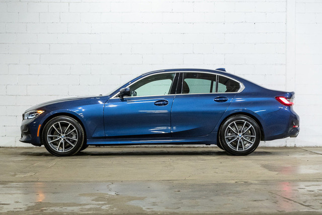 2021 BMW 3 Series 330i xDrive | Live Cockpit Pro | Sièges in Cars & Trucks in City of Montréal - Image 4
