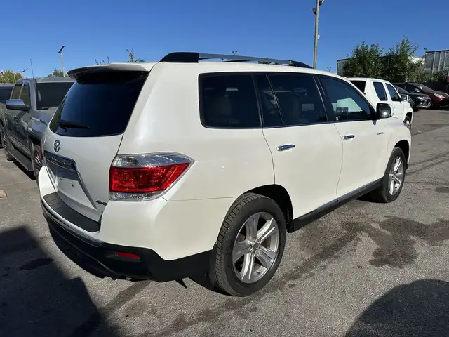 2012 Toyota Highlander Limited in Cars & Trucks in Mississauga / Peel Region - Image 6
