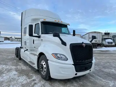 Stock #: 4783-25 Tandem Axle Sleeper Tractor, S13 engine (475) HP, T14 transmission (14 speed), Air...