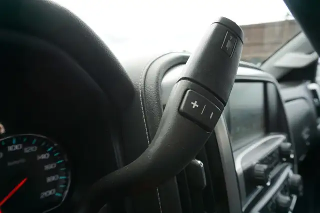 2017 GMC Sierra 1500 in Cars & Trucks in Oakville / Halton Region - Image 21
