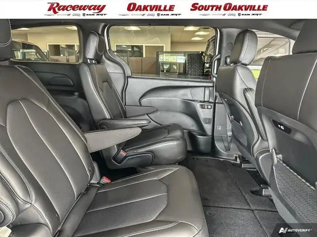 2025 Chrysler Pacifica Select in Cars & Trucks in Mississauga / Peel Region - Image 22