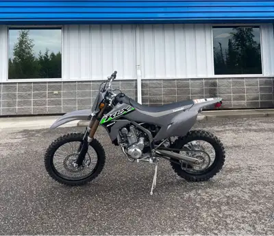 Engine Type: Single-Cylinder Displacement: 17.8 cu. in. (292 cc) Bore and Stroke: Bore: 3.07 in. (78...