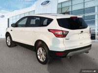 Discover the perfect blend of versatility and comfort with this 2018 Ford Escape SE 4WD! This low-mi... (image 4)