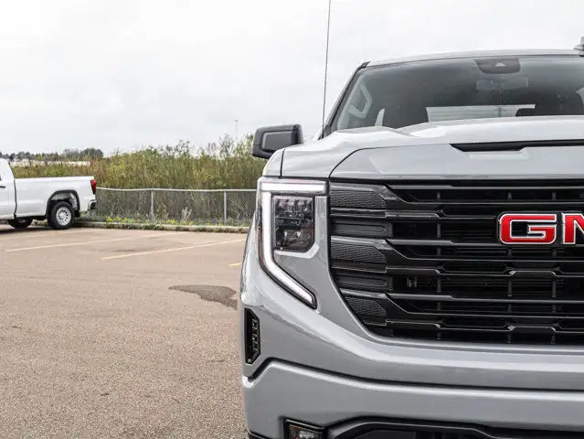 2024 GMC Sierra 1500 Elevation 5.3L dans Autos et camions dans Comté de Strathcona - Image 12