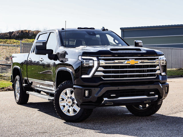 2024 Chevrolet Silverado 2500HD High Country 6.6L Gas in Cars & Trucks in Strathcona County - Image 2