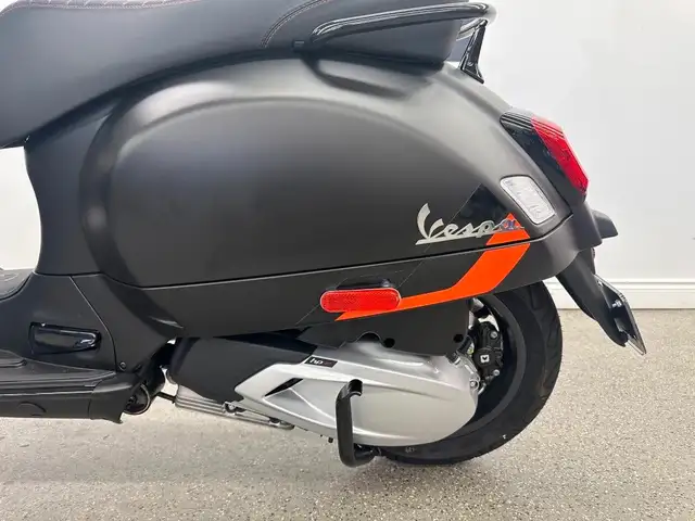 2025 Vespa GTS 310 Supersport MY 25 - V6610 - -No Payments for 1 in Scooters & Pocket Bikes in Markham / York Region - Image 16