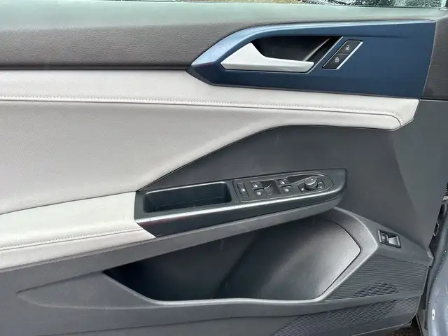 2024 Volkswagen Taos Comfortline 4MOTION - HEATED SEATS / REMOTE in Cars & Trucks in Calgary - Image 12