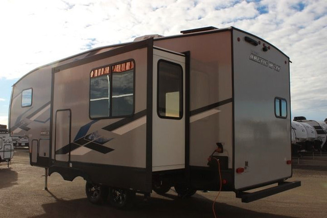 2023 Forest River RV Cherokee Arctic Wolf 261RK in Travel Trailers & Campers in Edmonton - Image 4