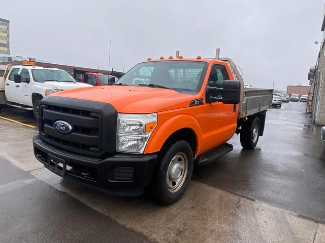  2011 Ford F-350 Regular Cab Flat Bed 2WD in Cars & Trucks in City of Toronto - Image 3