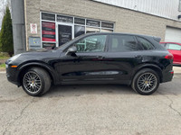 Check out this FULLY LOADED, TRADE-IN (right from the Porsche dealer!!) 2017 Porsche Cayenne Platinu... (image 4)