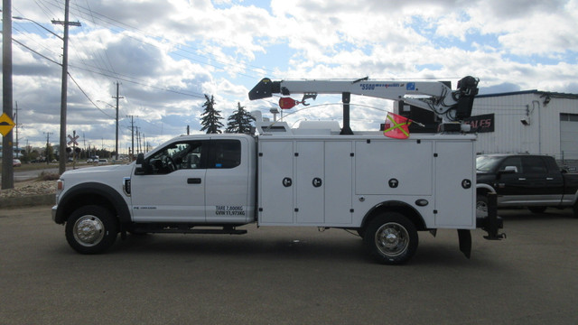 2020 Ford F-550 XLT EXTENDED CAB SERVICE TRUCK WITH CRANE in Heavy Equipment in Vancouver