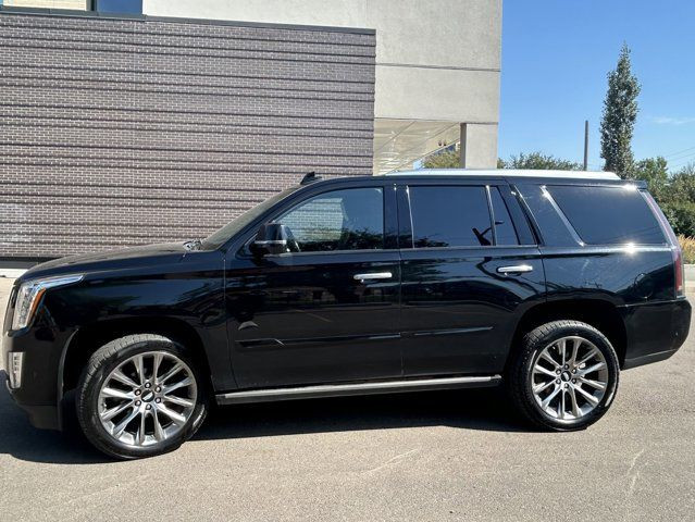 2020 Cadillac Escalade Platinum 4WD 6.2L Remote Start in Cars & Trucks in Edmonton - Image 2