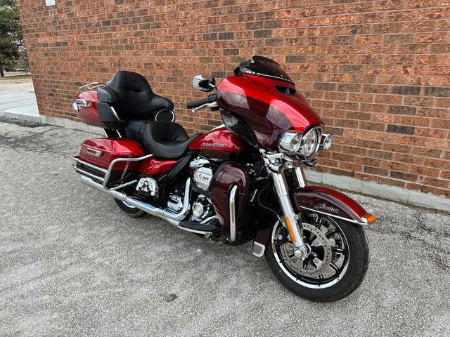  2018 Harley-Davidson Ultra Limited **CANADIAN ONE OWNER BIKE**  in Touring in Markham / York Region - Image 4