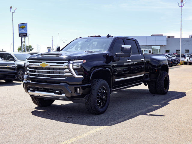 2025 Chevrolet Silverado 3500HD High Country | 3in BDS Lift in Cars & Trucks in Edmonton - Image 4