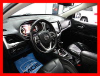 2015 JEEP CHEROKEE TRAILHAWK 4X4 CARFAX VERIFIED, REBUILT TITLE 209,500KM AUTOMATIC TRANSMISSION WHI... (image 8)
