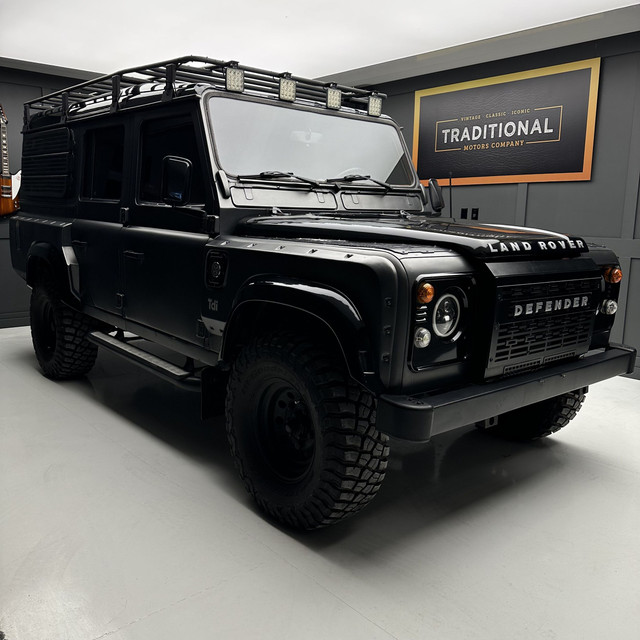 2001 Land Rover Defender in Classic Cars in Guelph