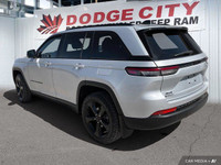 This Jeep Grand Cherokee delivers a Regular Unleaded V-6 3.6 L/220 engine powering this Automatic tr... (image 3)