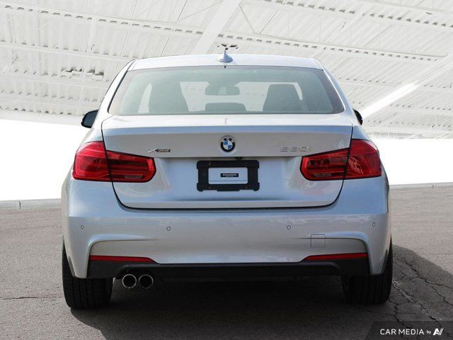 2018 BMW 3 Series 330i xDrive | LOW KM'S | LEATHER | SUNROOF in Cars & Trucks in Hamilton - Image 4