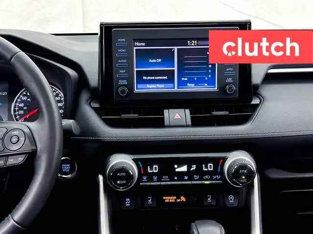 2022 Toyota RAV4 XLE AWD w/ Apple CarPlay, Heated Front Seats, R dans Autos et camions dans Ville de Toronto - Image 31