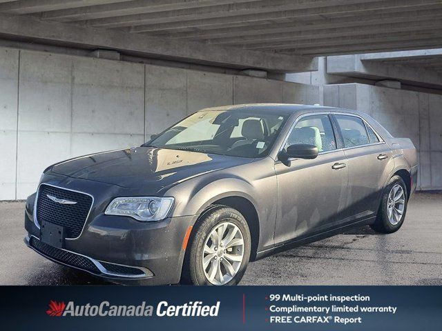 2022 Chrysler 300 300 Touring | 3.6L | 8.4-Inch Display in Cars & Trucks in Tricities/Pitt/Maple