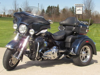  2012 Harley-Davidson FLHTCUTG Tri Glide Ultra Low 22,000 KM $7,