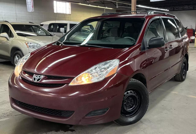 2008 TOYOTA Sienna CE/7 PASSAGERS/AC/CRUISE/AUX/244161KM! in Cars & Trucks in City of Montréal - Image 2