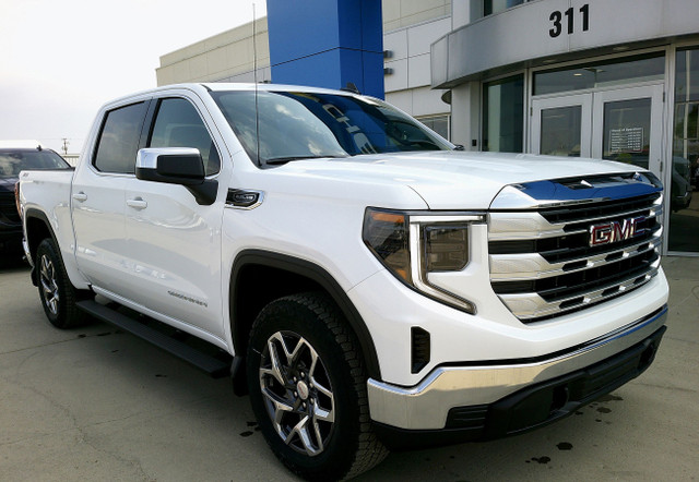 2025 GMC Sierra 1500 SLE 4WD in Cars & Trucks in Regina - Image 3