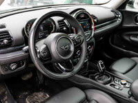 Comfort Package, Signature Line, Black Roof & Mirror Caps, Roof Rails. Finished in Pepper White with... (image 6)