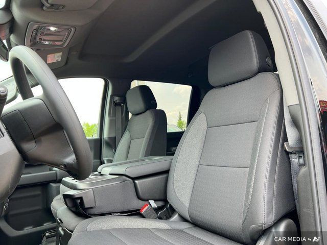 2025 Chevrolet Silverado 2500HD Custom 4WD Crew Cab | Dark in Cars & Trucks in Strathcona County - Image 3