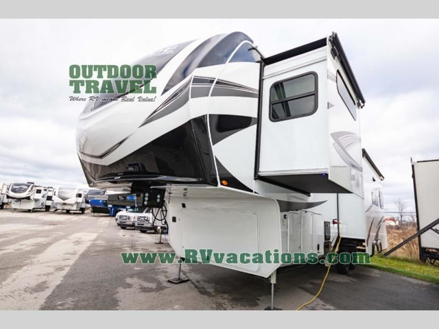 2025 Grand Design Solitude 310GK in Travel Trailers & Campers in Hamilton - Image 4