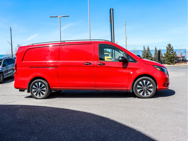  2022 Mercedes-Benz Metris Passenger Van in Cars & Trucks in Ottawa - Image 3