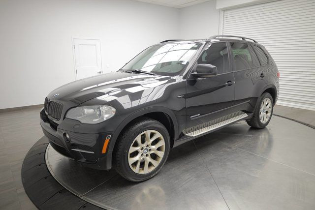 2013 BMW X5 35i in Cars & Trucks in Calgary - Image 2