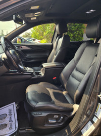 This 2022 Mazda CX-9 Grand Touring AWD is a sleek and spacious SUV that's perfect for your family ad... (image 6)