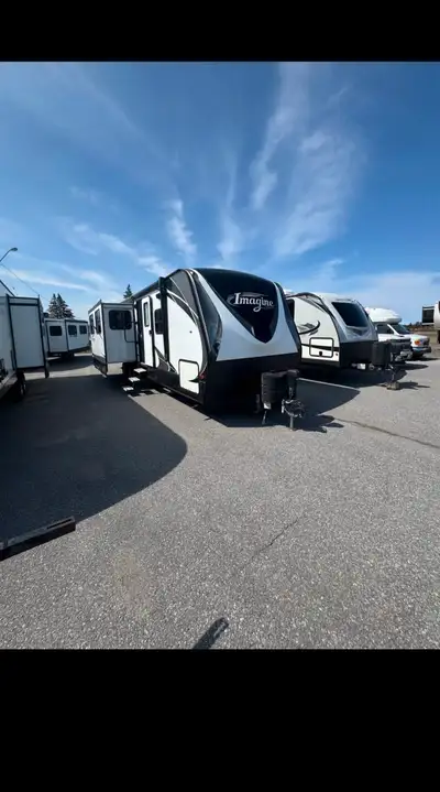 2016 Grand Design Imagine 3150BH – Bunkhouse + Outdoor Kitchen! Financing Available – Quick & Easy A...