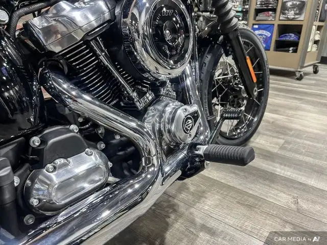 2025 Harley-Davidson FXBB - Street Bob FXBB STREET BOB in Street, Cruisers & Choppers in Calgary - Image 12
