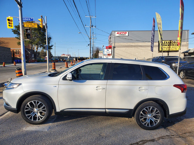 2016 Mitsubishi Outlander 4WD 4dr GT/7 passengers in Cars & Trucks in City of Toronto - Image 3