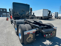 Appelez // Call Jean-Philippe 514-770-6940 Tracteur avec couchette // Sleeper truck Kenworth T800 20... (image 3)