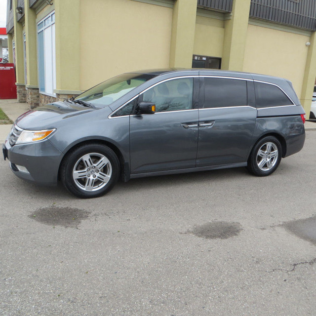 2011 Honda Odyssey Touring Elite 4dr Minivan (3.5L 6cyl 6A) in Cars & Trucks in Mississauga / Peel Region - Image 2