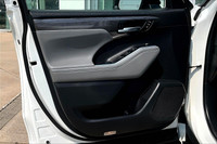 FINANCE OR LEASE PURCHASE PRICE: $50,300 + HST + Finance/Lease Fee + Licensing CASH PRICE: $52,300+... (image 7)